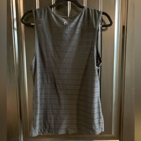 Zyia Active Mesh Workout Shirt | Medium - Picture 3 of 3
